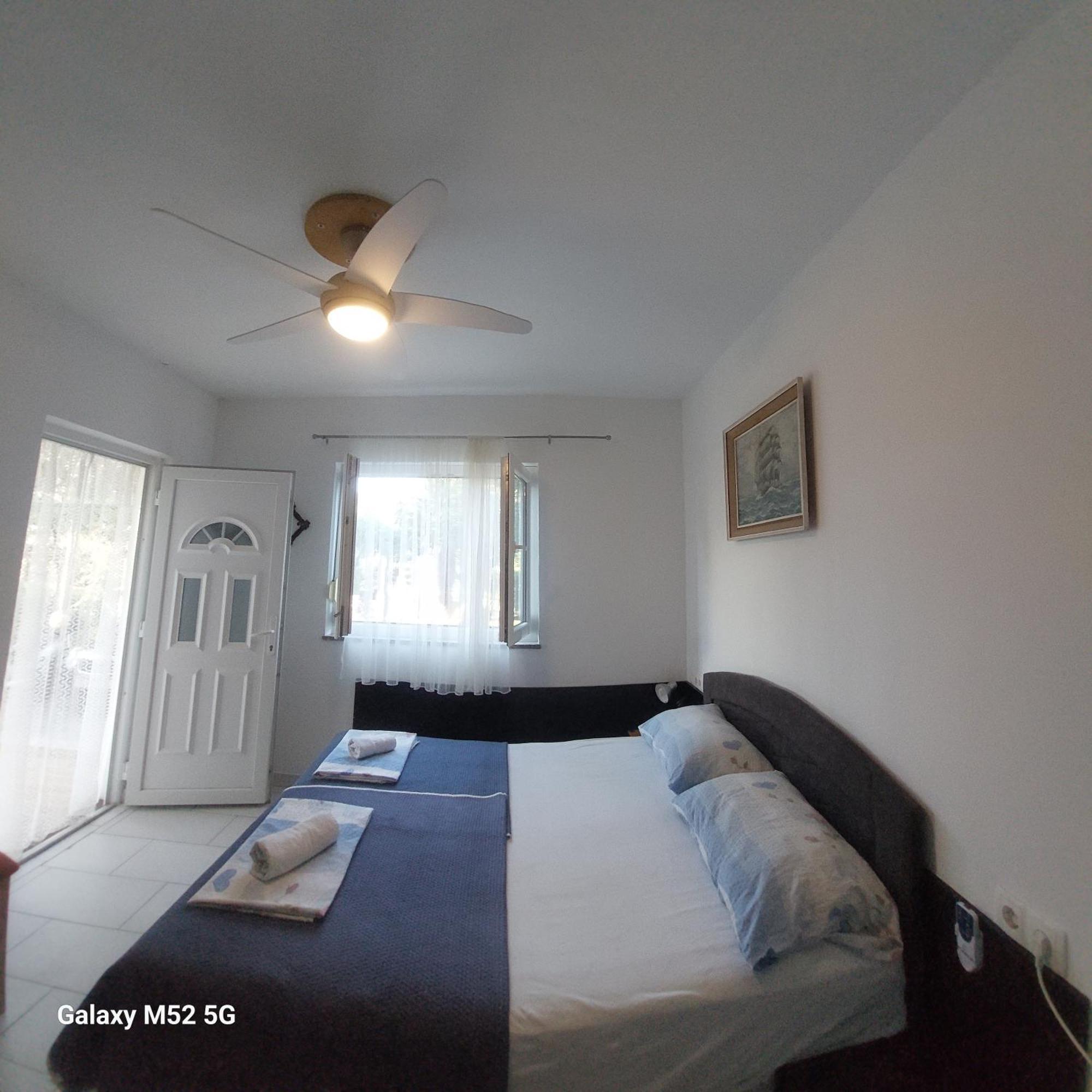 Apartmani Lana Rab Kampor Екстер'єр фото