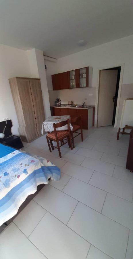 Apartmani Lana Rab Kampor Екстер'єр фото
